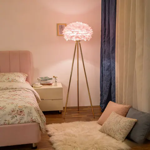 Lámpara de piso moderna regulable de plumas