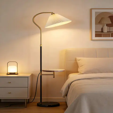 Gold-Black Adjustable Floor Lamp, view 3 de 5