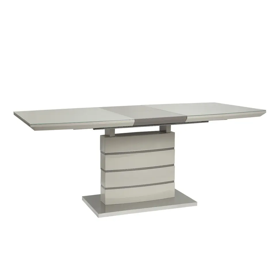 Extendable Table with Handle Chairs